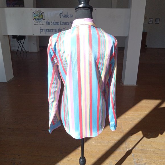 Vintage silky soft pastel toned high neck button down long sleeve shirt - Picture 4 of 10